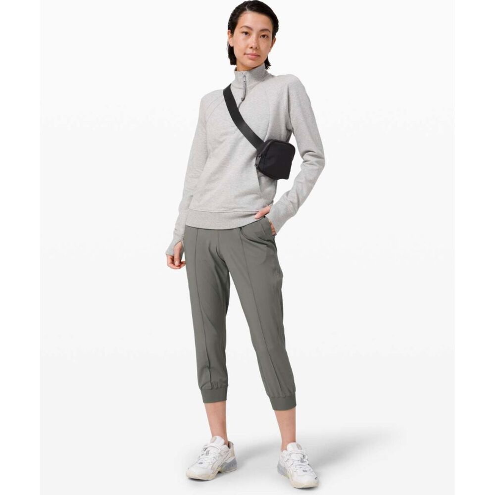 Lululemon Wanderer Cropped Jogger Size 2 Grey Sage